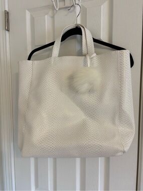 White Textured Tote Bag with Pom Pom